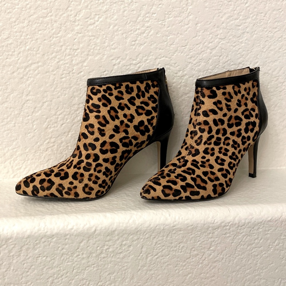 Adrienne Vittadini Calf Hair Leopard Print Ankle Boots Sz 6.5